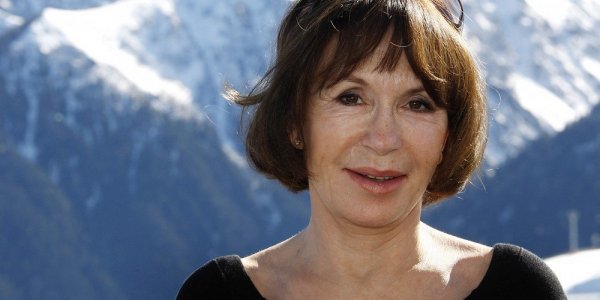 Danièle Évenou jeune faisant du topless : les photos méconnues de la chanteuse de 79 ans
