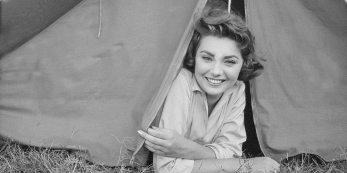 Frank Sinatra, Gracie Fields, Sylva Koscina... Les photos m&eacute;connues des stars au camping