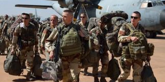 Otages au Sahel : la France aurait versé 17 millions de dollars de rançon