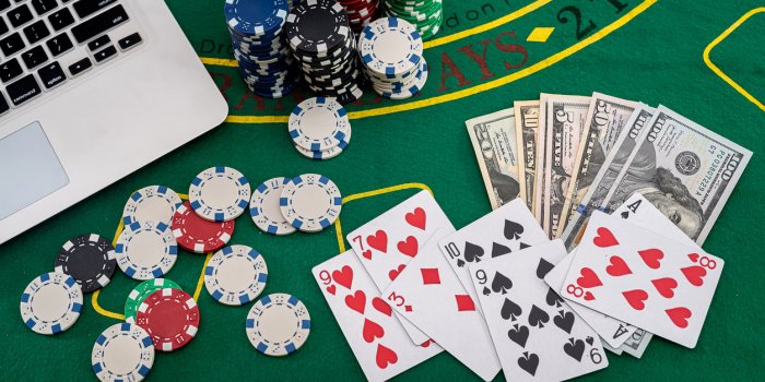 Poker : 4 conseils pour monter efficacement votre bankroll 