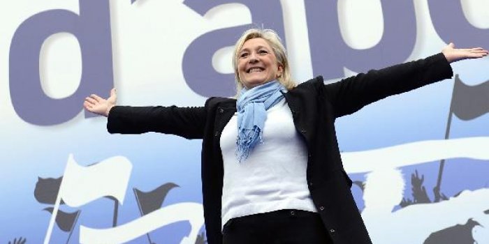 Football : Marine Le Pen critique le PSG et le Qatar
