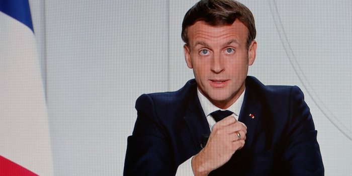 Allocution d’Emmanuel Macron : ce que ses gestes ont trahi