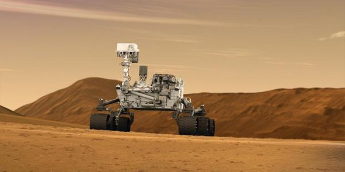 Curiosity : ses roues patinent, la NASA change ses plans