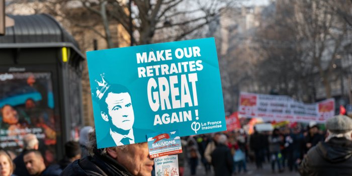 R&eacute;forme des retraites : un d&eacute;part &agrave; 64 ans, la nouvelle piste d&rsquo;Emmanuel Macron 