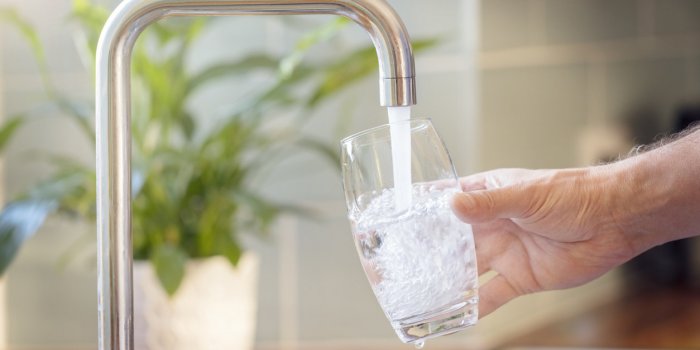 Eau du robinet : quelle est la qualit&eacute; de l'eau dans votre r&eacute;gion ?