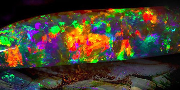 Voici la "Virgin Rainbow", la pierre la plus chère du monde 