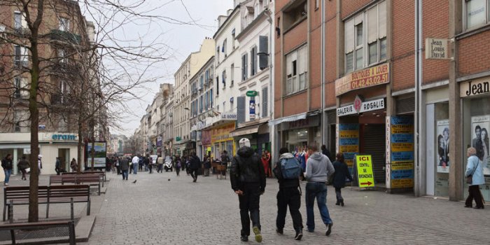 "Molenbeek-sur-Seine" : des habitants de Saint-Denis s'insurgent contre la Une du "Figaro Magazine" 
