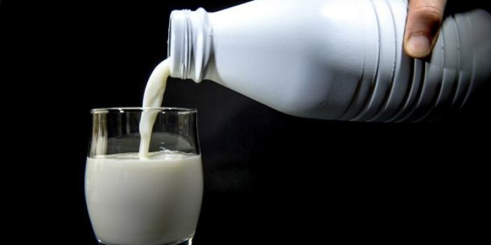 Prix du lait : accord trouvé sur une hausse de 4 centimes par litre 