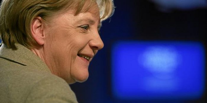 Immigration : Merkel fait pleurer une jeune Palestinienne