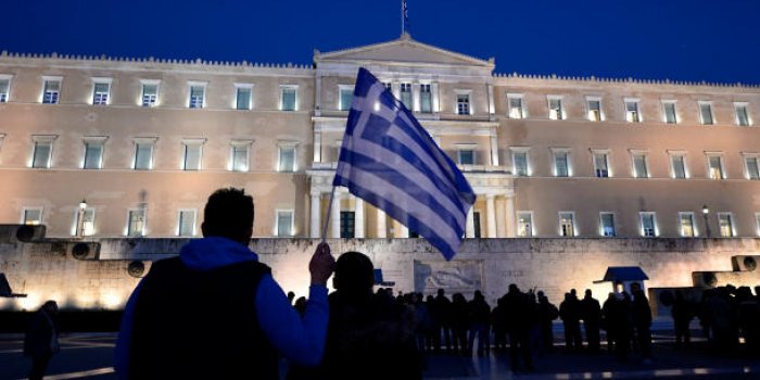 Grèce : l'Eurogroupe prolonge son programme de financement 