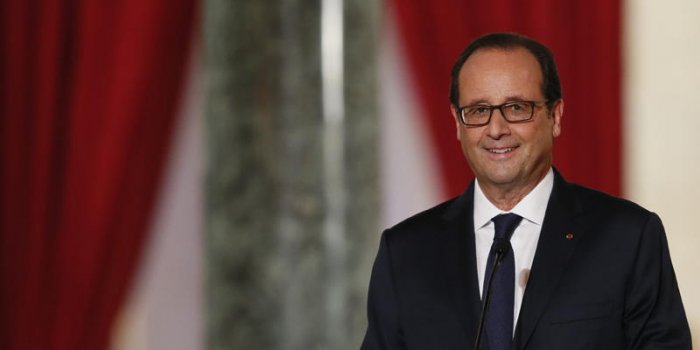 Hué en public, Hollande reçoit le soutien inattendu d’une starlette