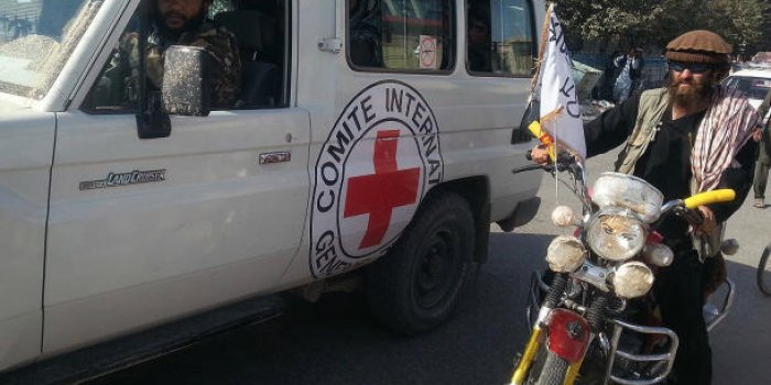 Afghanistan : un hôpital de MSF bombardé, une bavure des Américains ? 