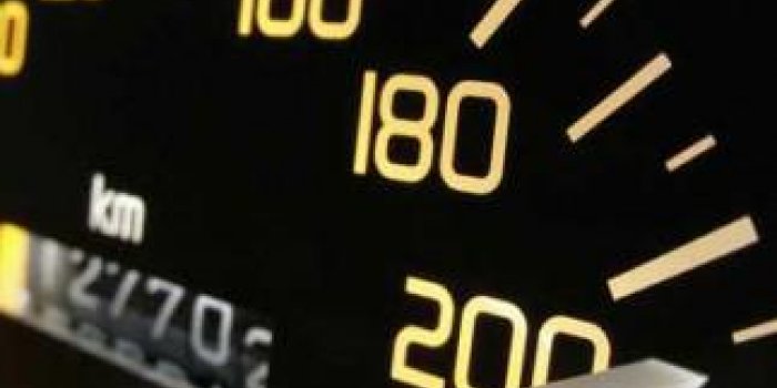 Un automobiliste flashé à 224 km/h sur une route limitée à 90