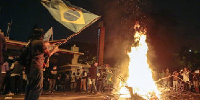 Brésil : la contestation ne faiblit pas 