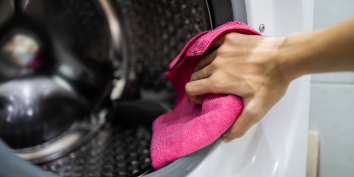 Machine &agrave; laver : 5 astuces pour se d&eacute;barrasser des taches de moisissure