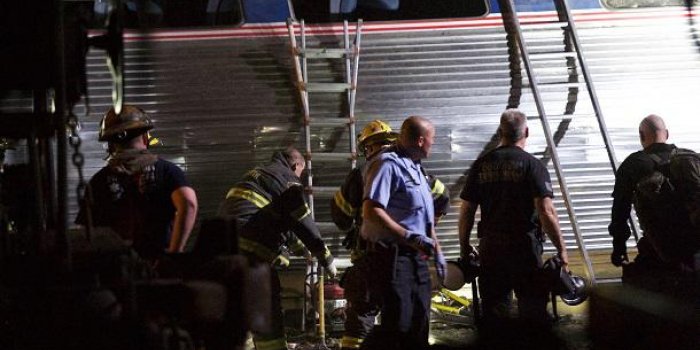 Philadelphie : un train d&eacute;raille et fait au moins 5 morts et plus de 65 bless&eacute;s 
