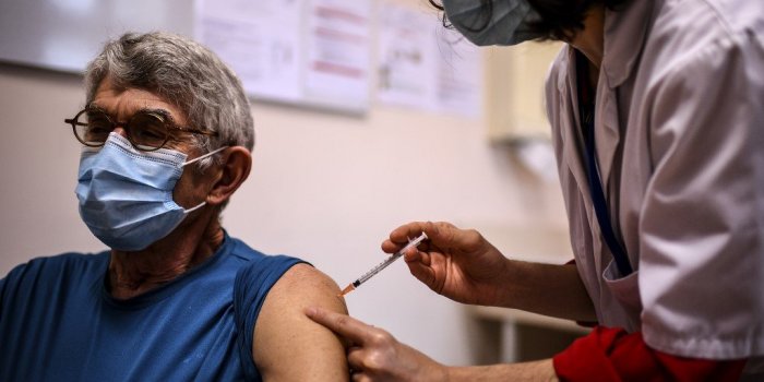 Vaccination : les 65-74 ans entrevoient le bout du tunnel