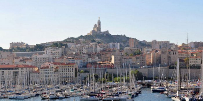 EN IMAGES Daech menace Marseille, les internautes r&eacute;pliquent