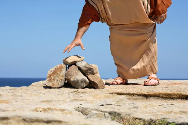 homme par le concept de pierres sans punition