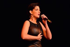 Sheryfa Luna : des milliers d’euros pour une seule chanson en soirée privée !