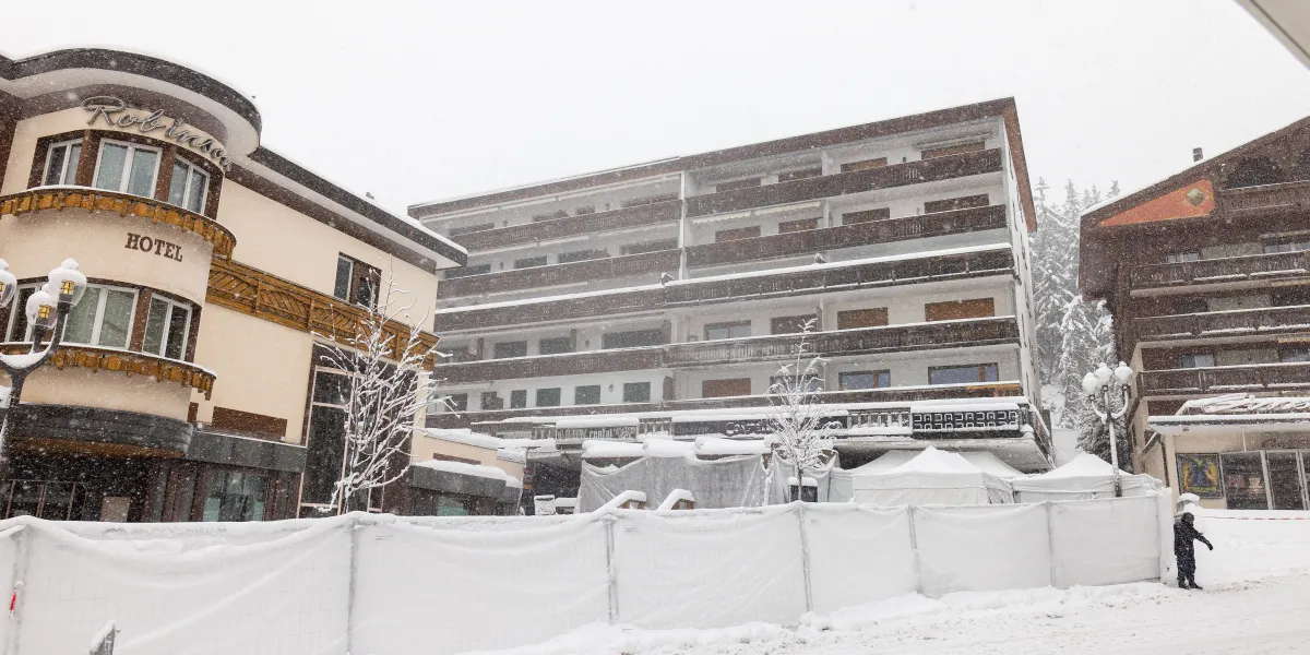 Incendie de Crans-Montana : un ancien employé des Moretti dénonce leur gestion du personnel