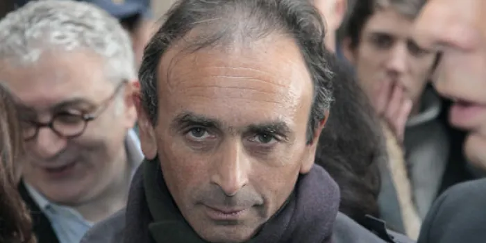 processus de télévision sociale de justice médias