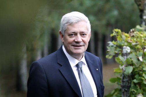 Ministre de la Défense : Bruno Gollnisch