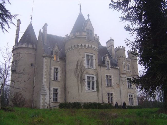 Le château hanté de Fougeret (la Vienne)