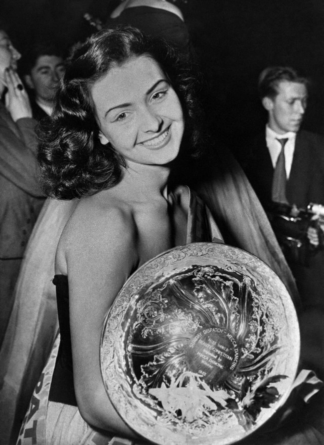 Denise Perrier sacrée Miss Monde 1953