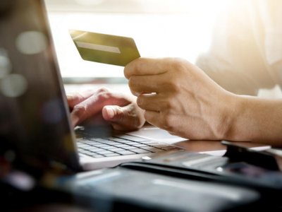Arnaque à la carte bancaire : les 5 points à vérifier lors d’un paiement en ligne
