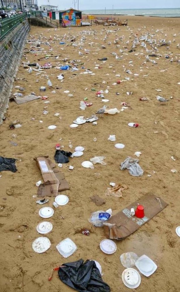 En juillet 2019, une plage du comté de Kent au Royaume-Uni jonchée de déchets