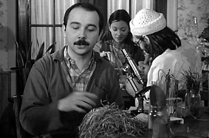 Gérard Jugnot fait ses premiers pas d'acteur dans "L'an 01" (1973)
