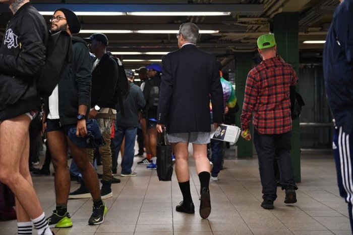 Comme chaque année, les New Yorkais ont célébré la journée sans pantalon dans le métro