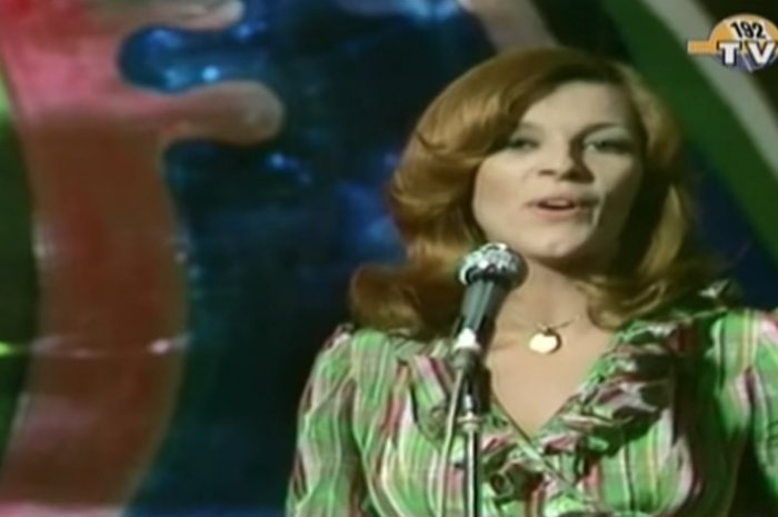 Nicoletta interprète le tube Mamy Blue en 1971