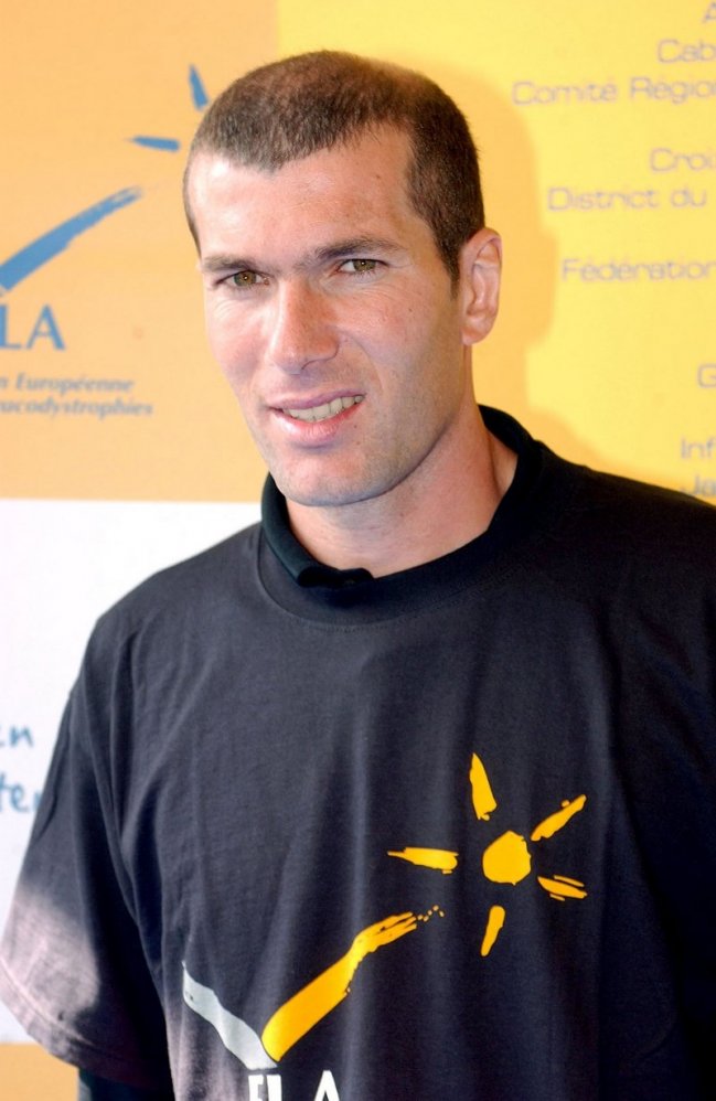 Zinédine Zidane, parrain de l'association ELA, en mars 2003