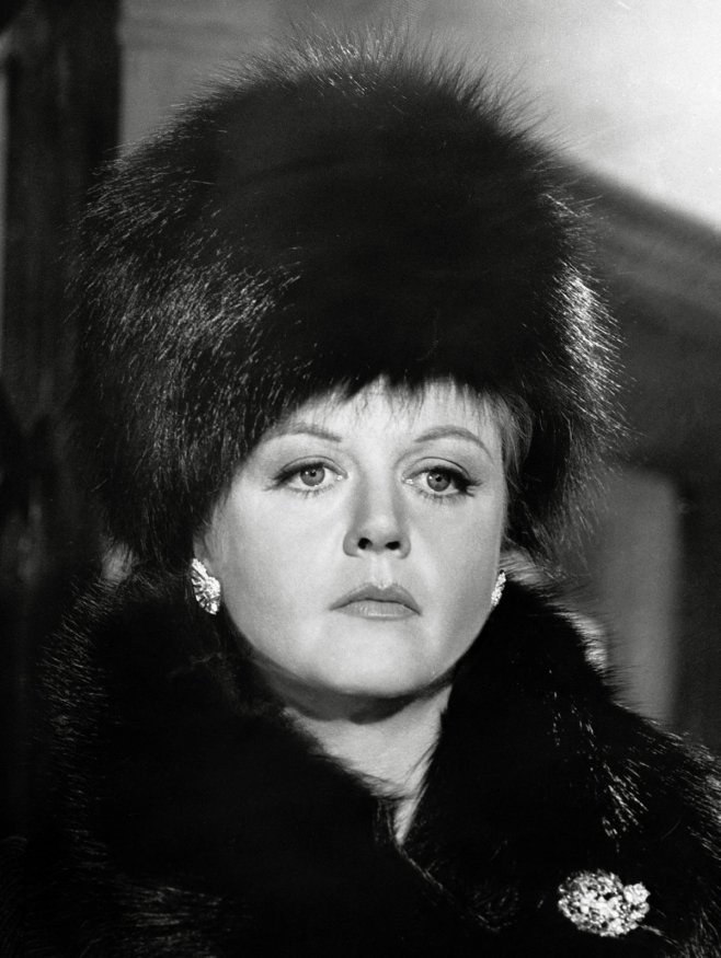 Angela Lansbury en 1964 dans le film Deux copines, un séducteur 