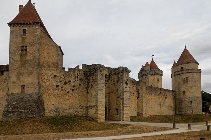 Le château de Blandy-les-tours (France)