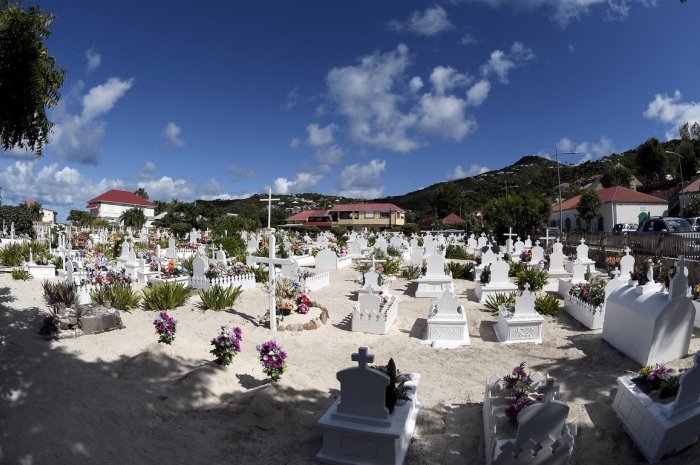 Johnny Hallyday repose dans ce petit cimetière en 2020