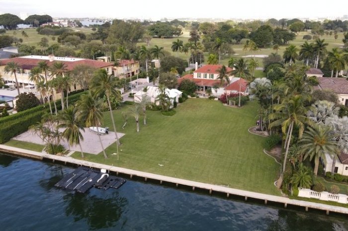 La villa du couple fortuné situé à Indian Creek Island