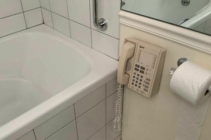 Quand tu as un appel urgent à passer dans ton bain