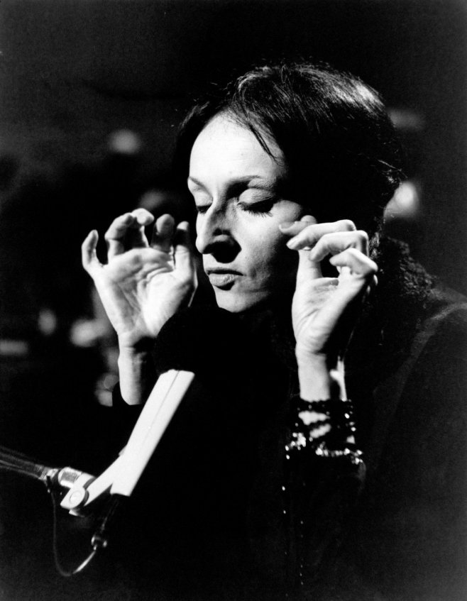 La chanteuse Barbara en 1977