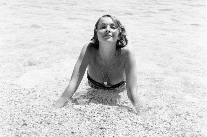 L'actrice Françoise Arnoul sublime à la plage