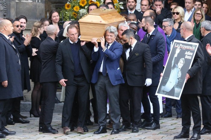 Les proches du Boss ont porté son cercueil