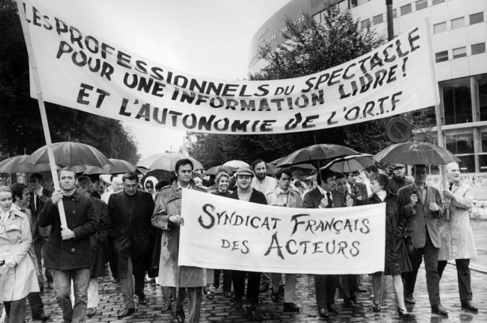 Claude Brasseur lors d'une manifestation en 1968