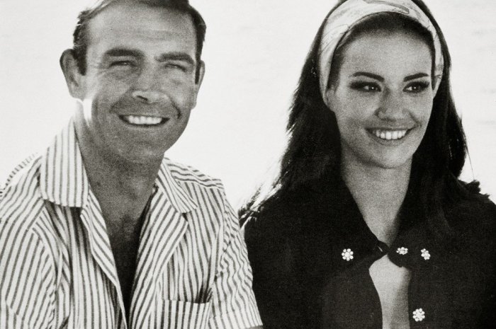 Claudine Auger et Sean Connery