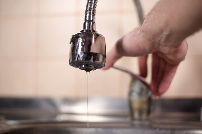 Restriction d’accès à l’eau potable des foyers 