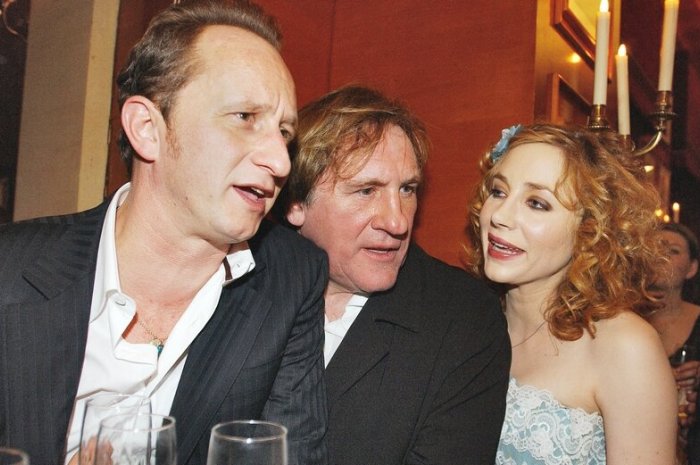 Gérard et Julie Depardieu avec Benoit Poelvoorde en 2005