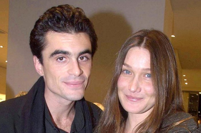Carla Bruni et Raphaël Enthoven dans les années 2000