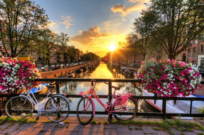 8) Amsterdam, Pays-Bas