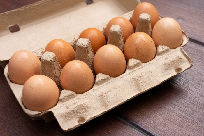 Boîte de 12 œufs frais de la marque Œufs de nos régions 
